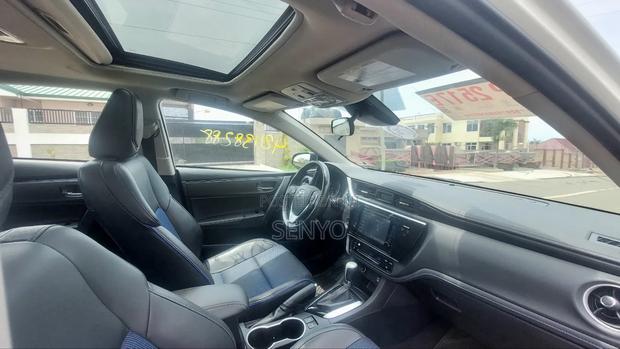 Toyota Corolla SE 4dr Sedan (1.8L 4cyl CVT) 2017 White