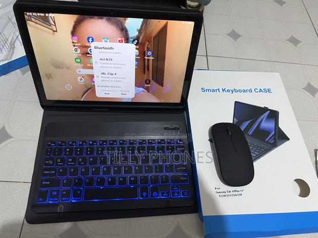 Galaxy Tab S11 Keyboard Cover · Photo 2