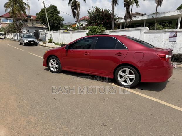Toyota Camry SE 4dr Sedan (2.5L 4cyl 6A) 2014 Red