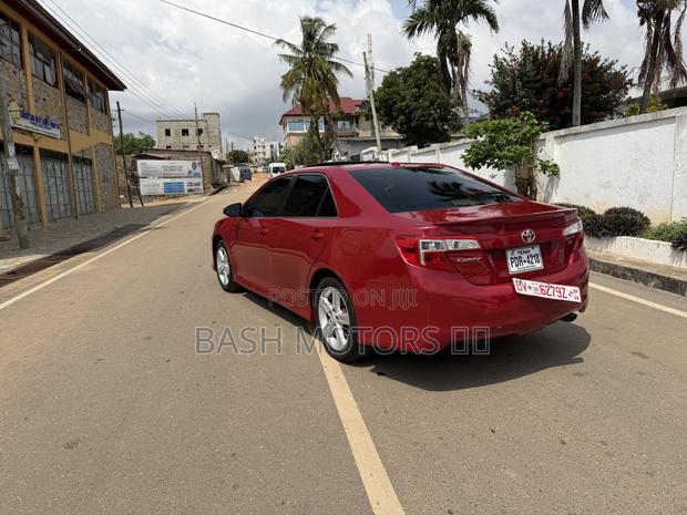 Toyota Camry SE 4dr Sedan (2.5L 4cyl 6A) 2014 Red