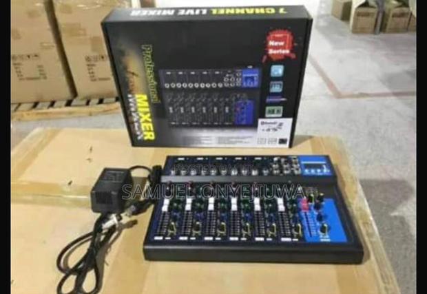 Yahama F7 7-channel Live Mixer With Bt And Effects · Photo 2