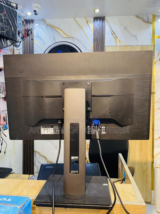 Hp Edgeless Monitor photo 4