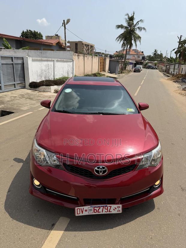 Toyota Camry SE 4dr Sedan (2.5L 4cyl 6A) 2014 Red