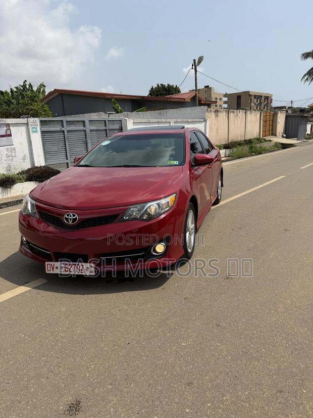 Toyota Camry SE 4dr Sedan (2.5L 4cyl 6A) 2014 Red