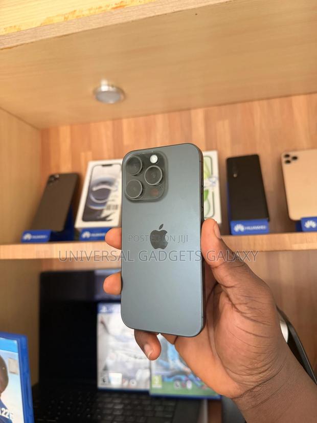 Apple iPhone 15 Pro 256 GB photo 2