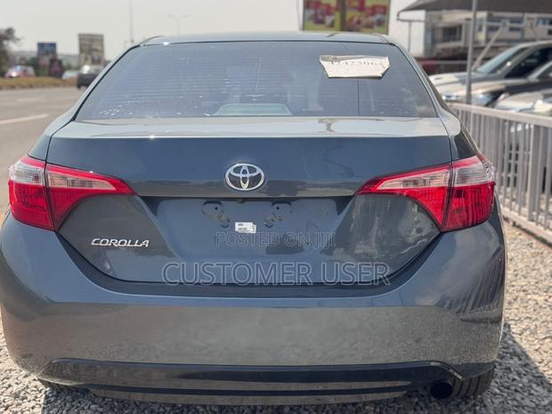 Toyota Corolla LE 4dr Sedan (1.8L 4cyl CVT) 2017 Gray