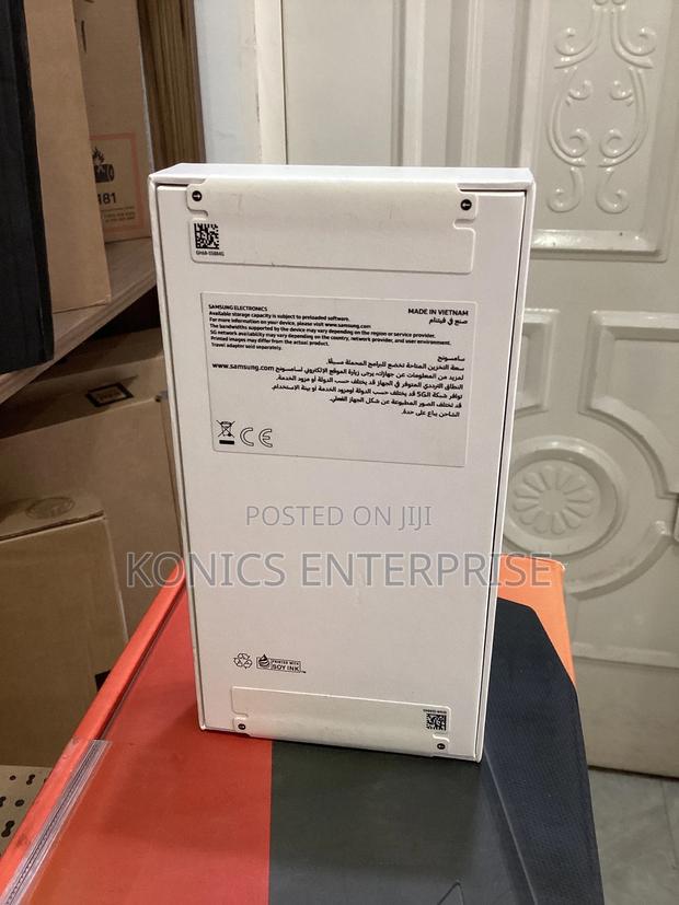 New Samsung Galaxy A36 128 GB Black · Photo 4