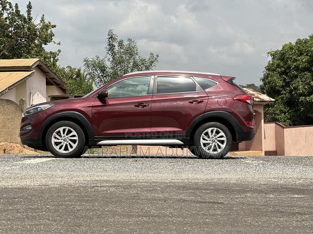 Hyundai Tucson SE AWD 2018 Red photo 3