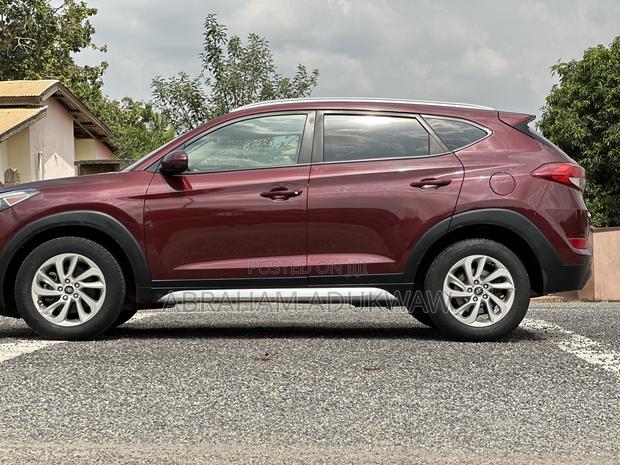 Hyundai Tucson SE AWD 2018 Red photo 2