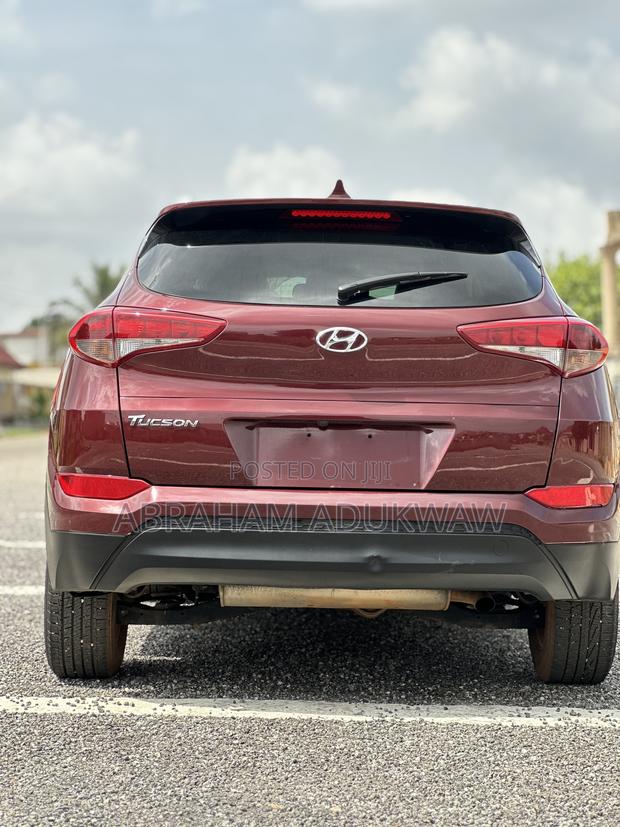 Hyundai Tucson SE AWD 2018 Red photo 5