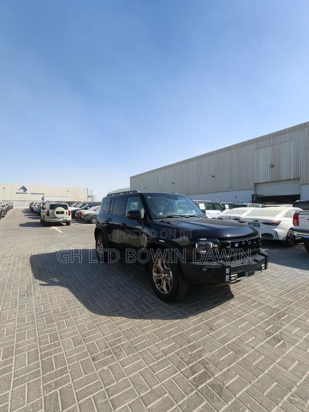 New Jetour T2 2.0 Petrol AWD 2025 Black photo 2