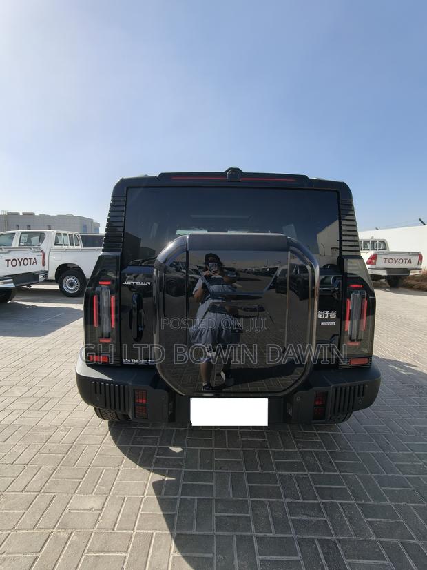 New Jetour T2 2.0 Petrol AWD 2025 Black photo 4