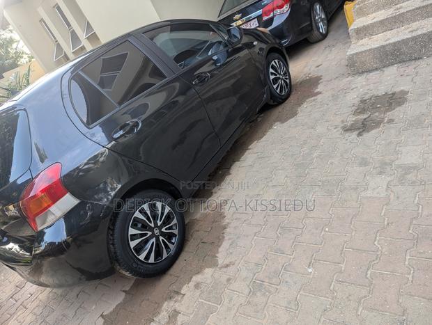 Toyota Yaris Base Hatchback 5dr 2010 Black