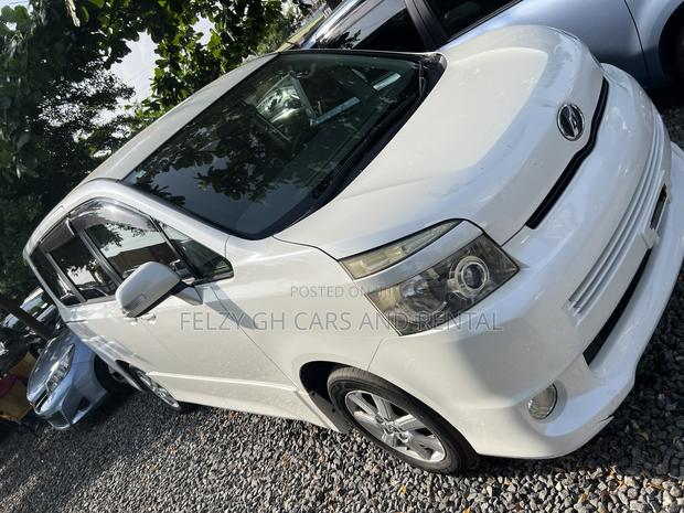 Toyota Voxy 2012 White