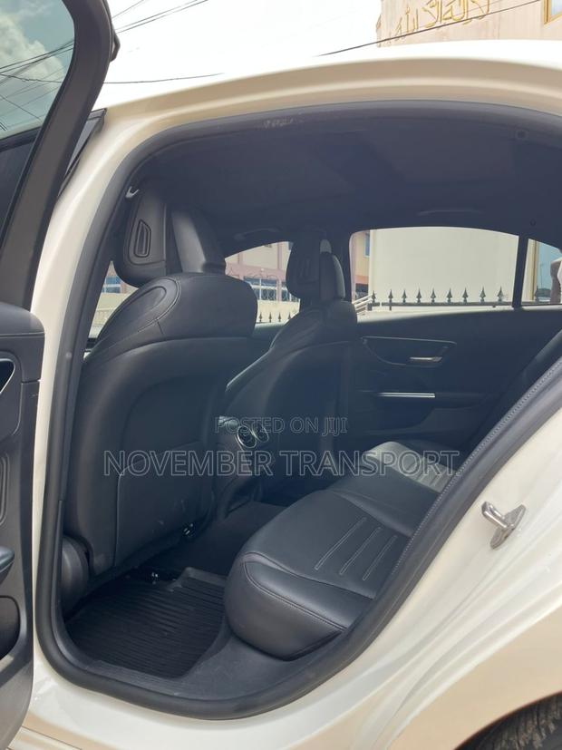 Mercedes-Benz C300 2023 White