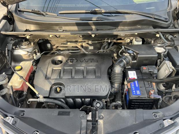 Toyota RAV4 XLE 4dr SUV AWD (2.5L 4cyl 6A) 2015 Gray