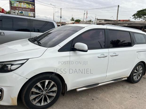 Kia Carnival 2016 White