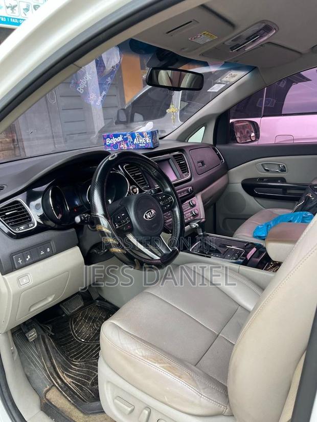 Kia Carnival 2016 White