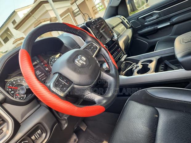 RAM 1500 Laramie Crew Cab 4WD 6.3 ft SB 2023 Gray