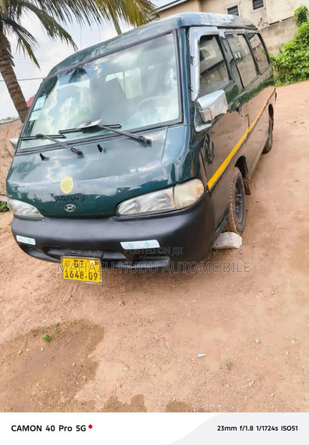 Hyundai H1 1999 Green