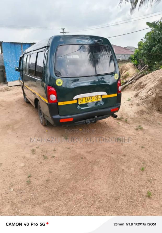Hyundai H1 1999 Green