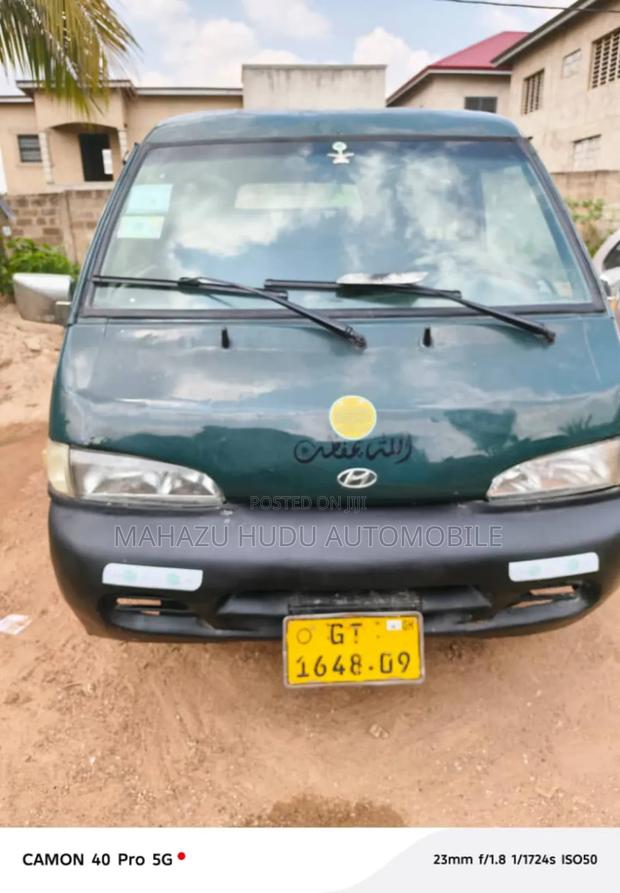 Hyundai H1 1999 Green