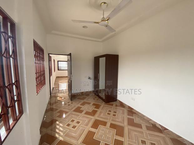 3bdrm Apartment in Braham Luxury, Nungua for rent · Photo 4