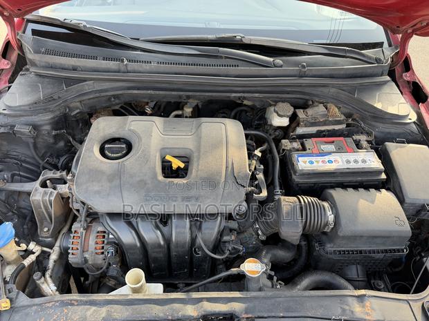 Hyundai Elantra Limited Sedan FWD (2.0L 4cyl 6A) 2017 Red