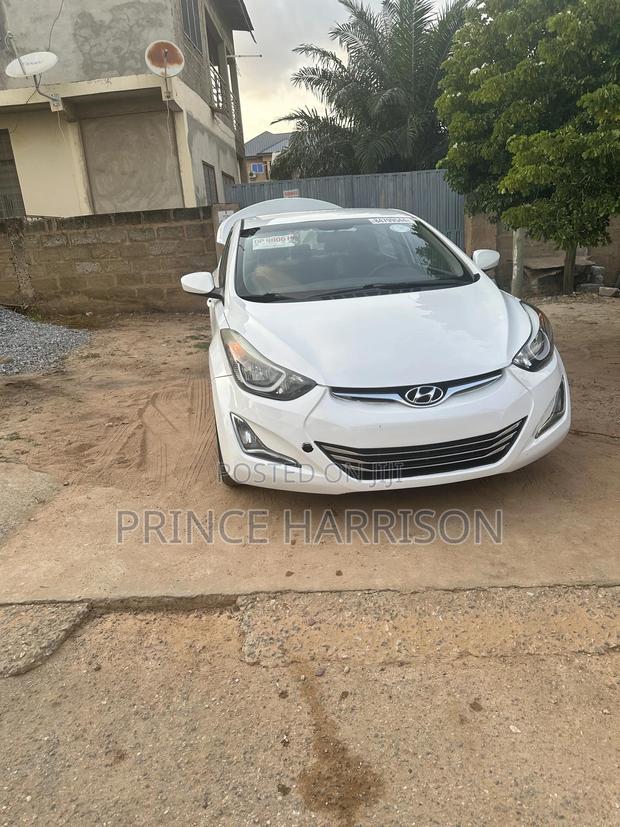 Hyundai Elantra SE 4dr Sedan (1.8L 4cyl 6M) 2015 White