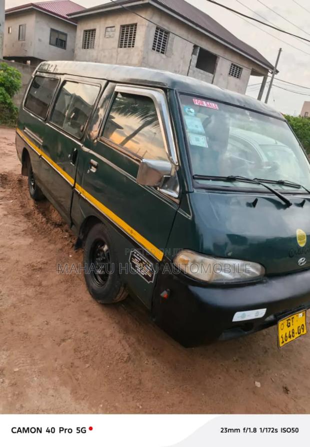 Hyundai H1 1999 Green