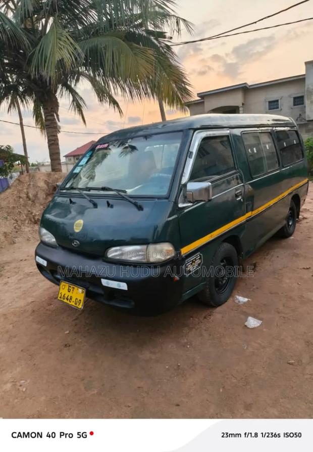 Hyundai H1 1999 Green