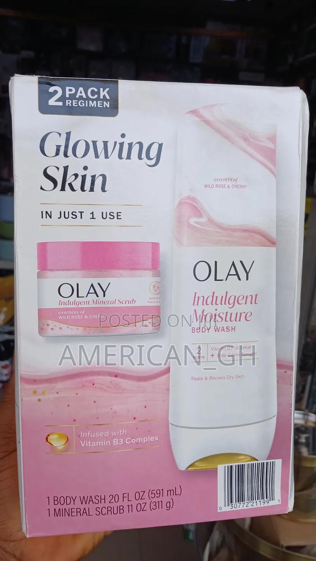 Olay Glowing Skin Mineral Scrub and Body Wash · Photo 3