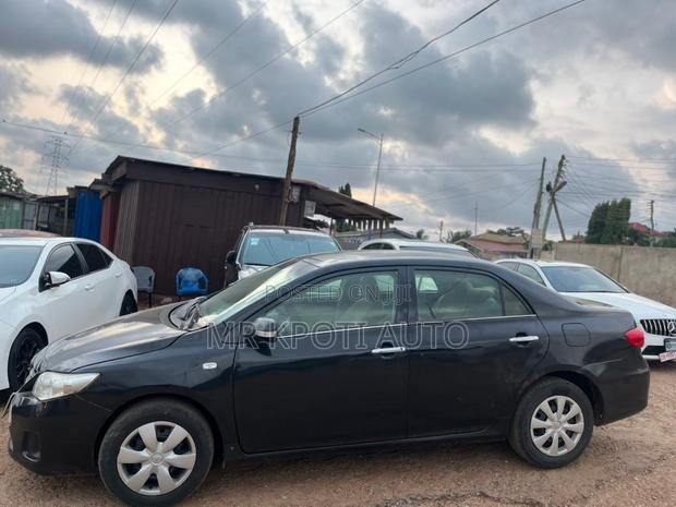 Toyota Corolla 2013 Black