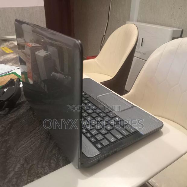Laptop Toshiba 4GB Intel Core I3 HDD 500GB