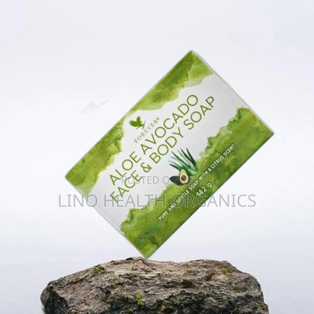 Face and Body Soap With a Citrus Scent · Photo 2