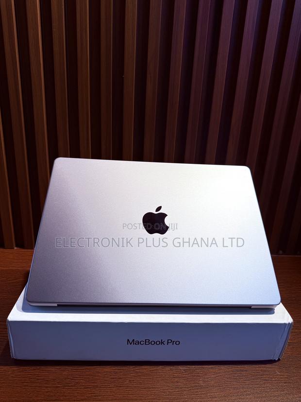 Laptop Apple MacBook Pro 2023 M3 Pro 14-inch 8GB Apple M3 Pro SSD 512GB photo 2