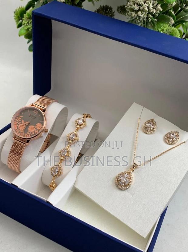 Ladies Watch With Bracelet and Necklace photo 4
