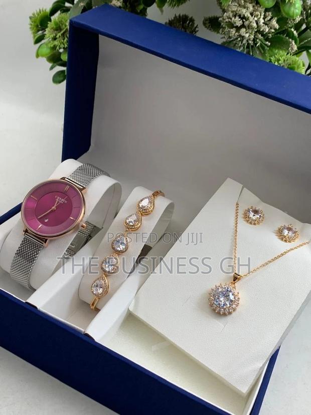 Ladies Watch With Bracelet and Necklace photo 8