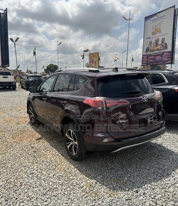 Toyota RAV4 XLE 4dr SUV AWD (2.5L 4cyl 6A) 2018 Red