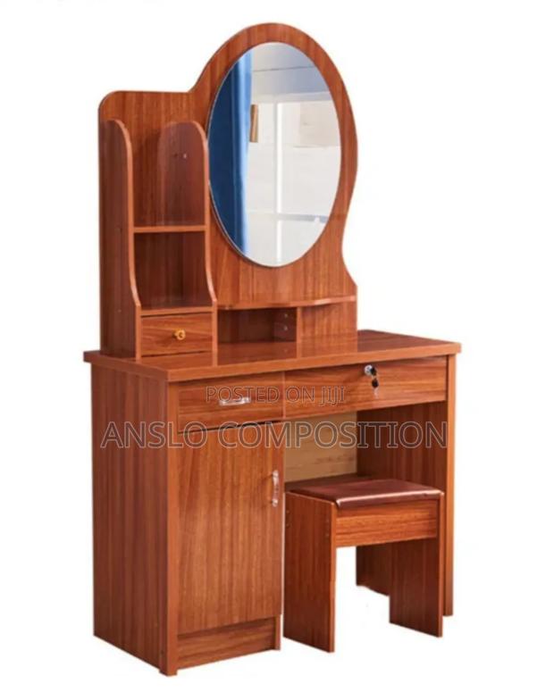 Real Shadow Dressing Table · Photo 3