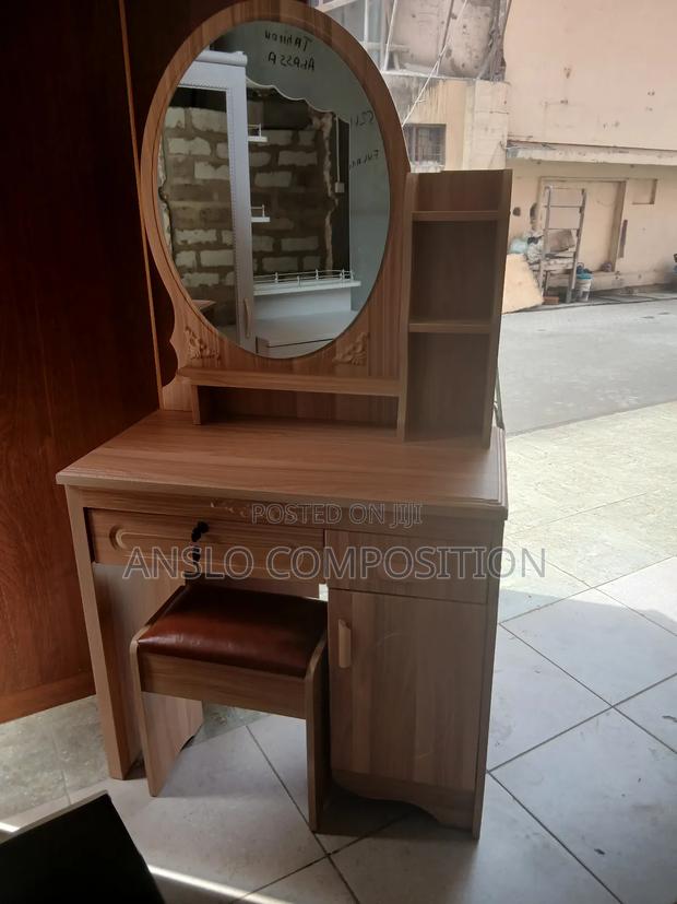 Real Shadow Dressing Table · Photo 4