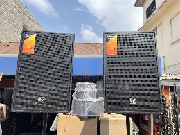 Pair of Electro-Voice (Ev) Ds115 15-Inch Passive Pa Speakers. · Photo 4