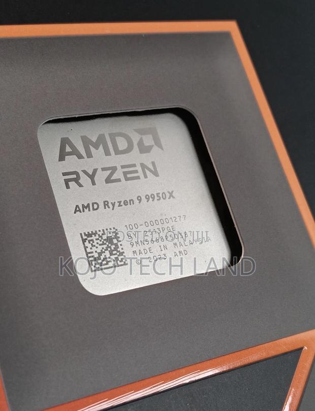 Amd Ryzentm 9 9950x 16-core, 32-thread Unlocked Desktop Processor · Photo 2