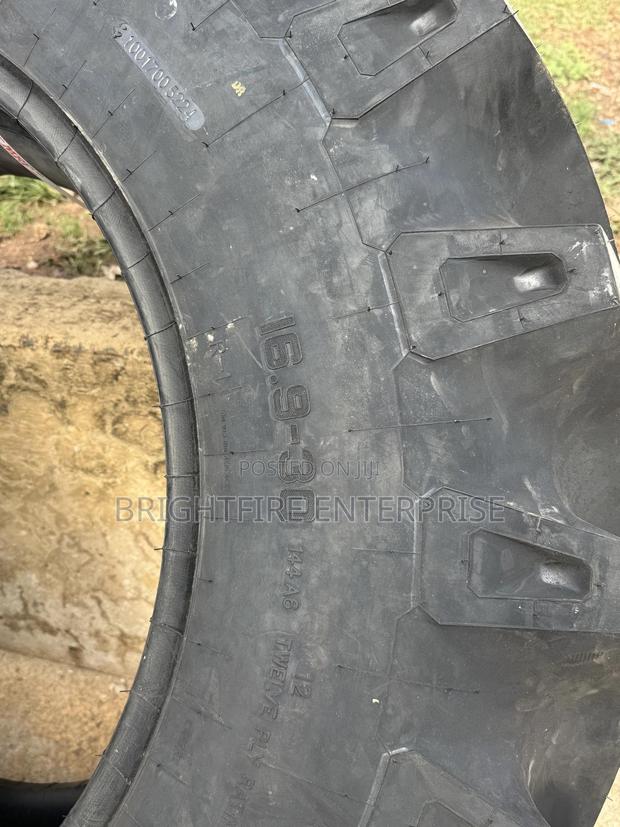 Tractor Big Tire photo 3