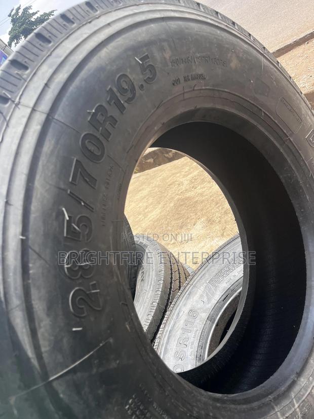 285/70r19.5 Doublestar photo 3