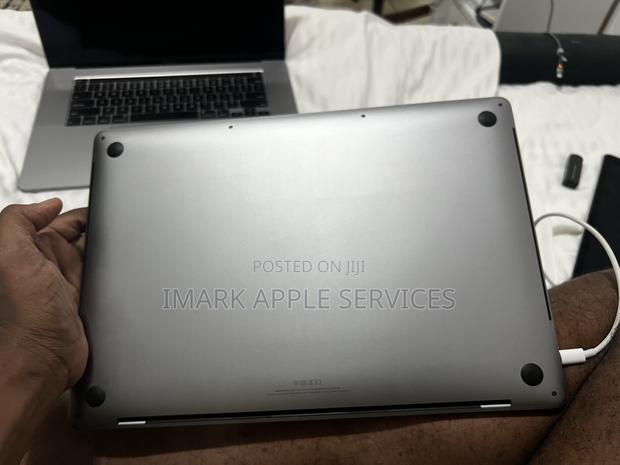 Laptop Apple MacBook Pro 2019 16GB Intel Core I7 SSD 1T photo 3