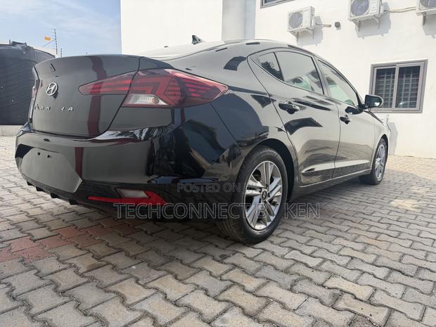 Hyundai Elantra SE 2019 Black photo 2