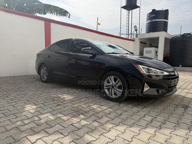 Hyundai Elantra SE 2019 Black photo 10