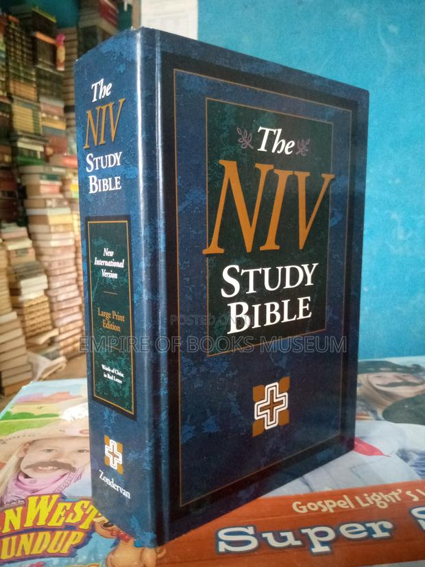 Niv Study Bible: New International Version (Large Print Edition) · Photo 2