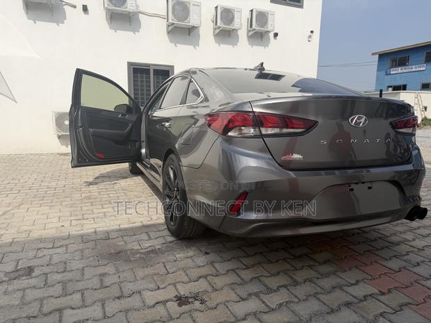 Hyundai Sonata Sport 2018 Gray photo 12